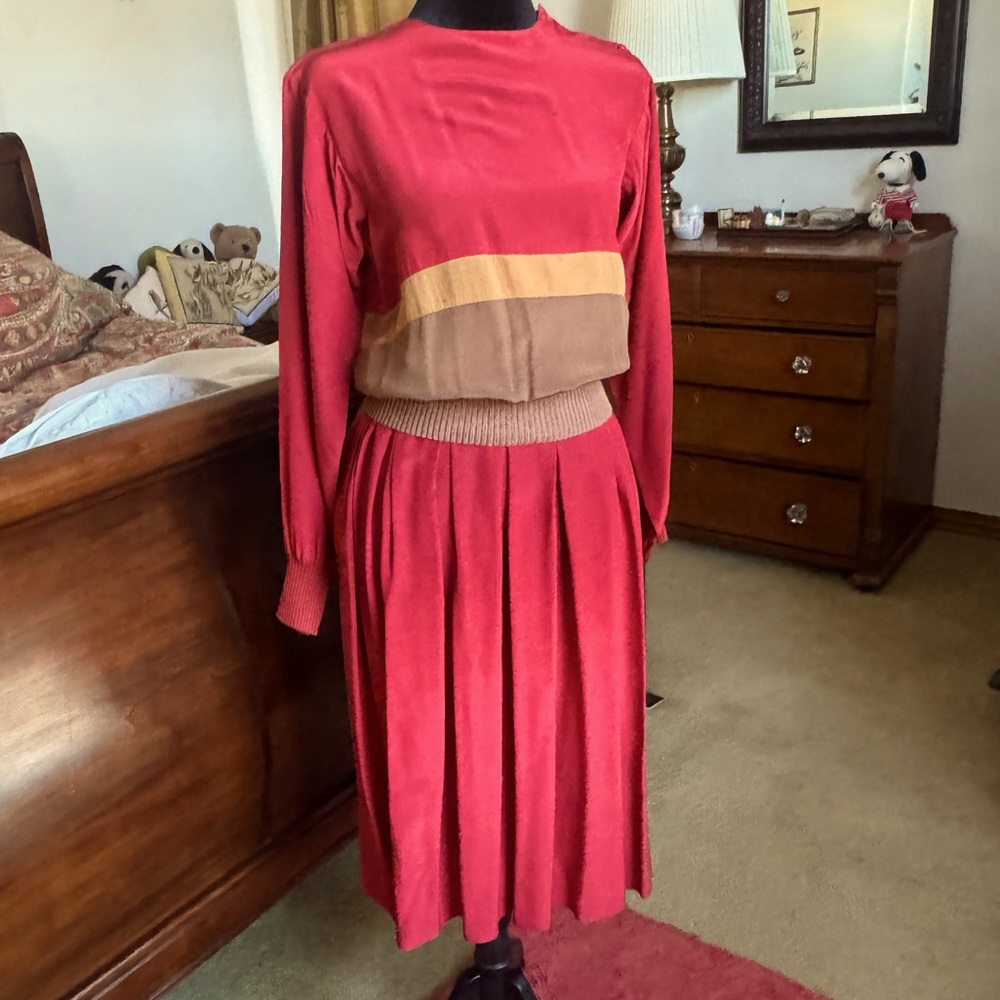 Vintage.  Kate Kane 2 piece ‘dress’.  All silk, multi-color top with skirt h